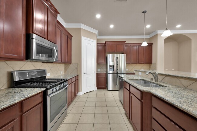 Building Photo - 14546 San Pietro Dr
