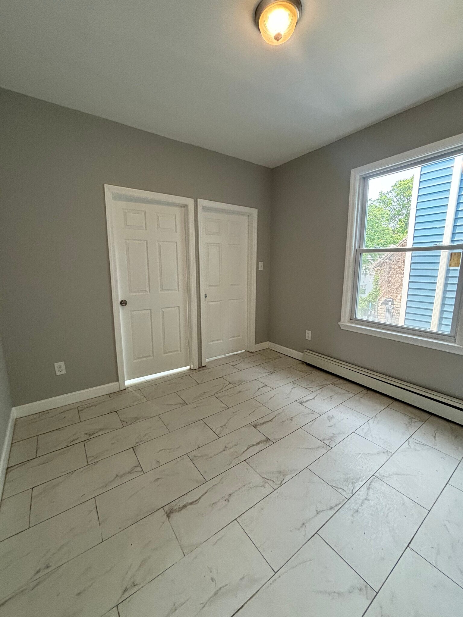Unit 2 - 905 S 16th St