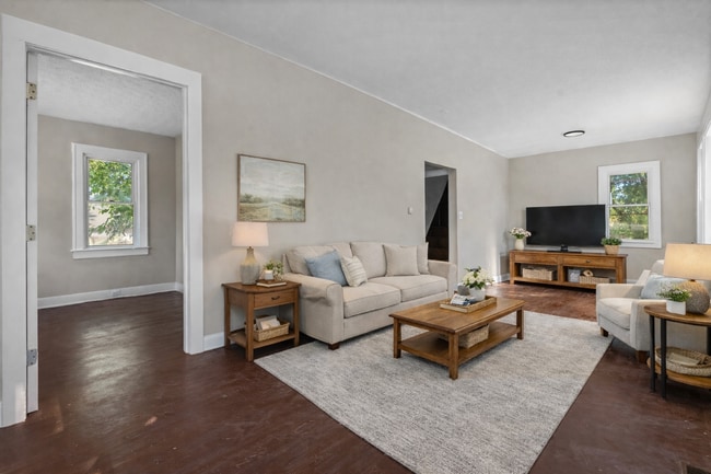 Building Photo - 883 Palmetto Ave