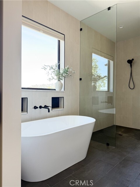 Building Photo - 42899 Cll Roble