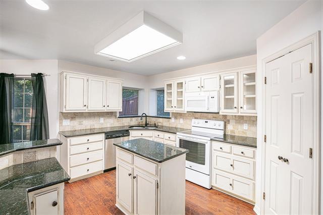 Building Photo - 1418 Holley Creek Ln