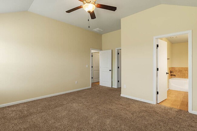 Building Photo - 4701 Apatite Bluff Dr