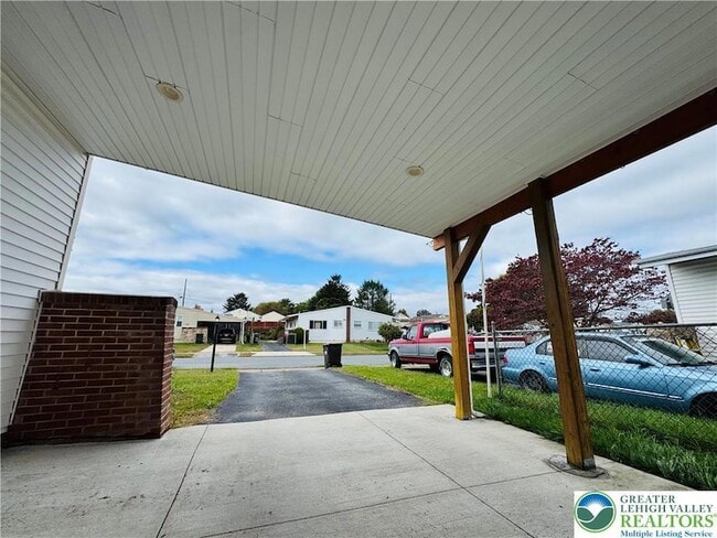 Building Photo - 1522 Elayne St