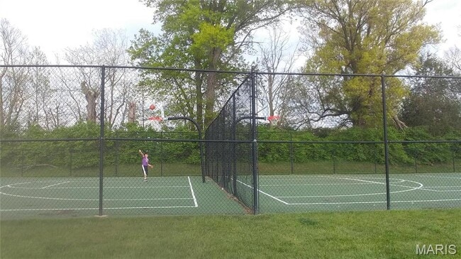 Building Photo - 643 Country Heights Dr