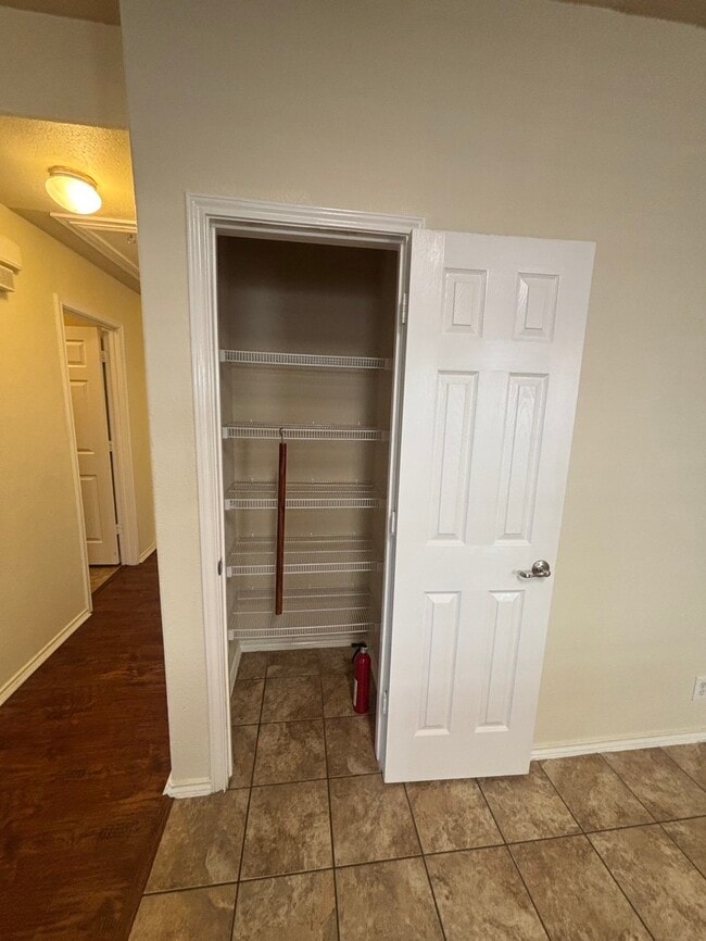 Building Photo - 1813 Slate Creek Dr