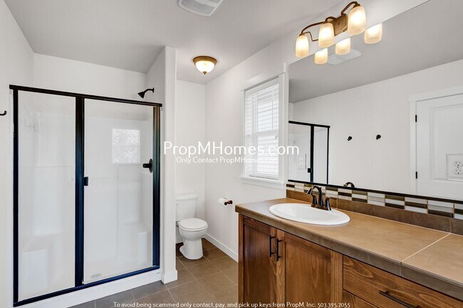 Building Photo - Three Level Home in Villebois - 4 Bedrooms!