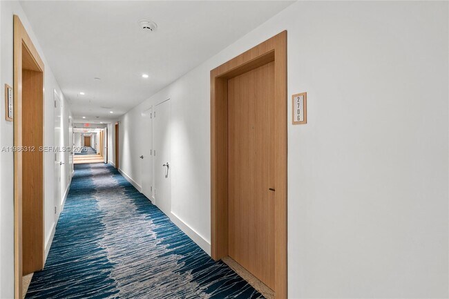 Building Photo - 90 SW 3rd St