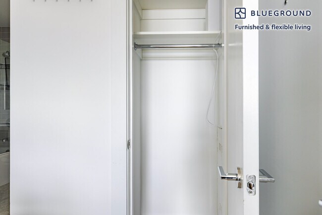 Building Photo - 82 4th Ave