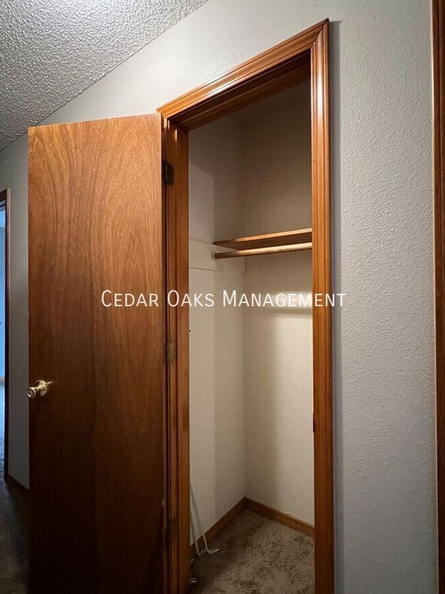 Building Photo - 300 S Ozark St