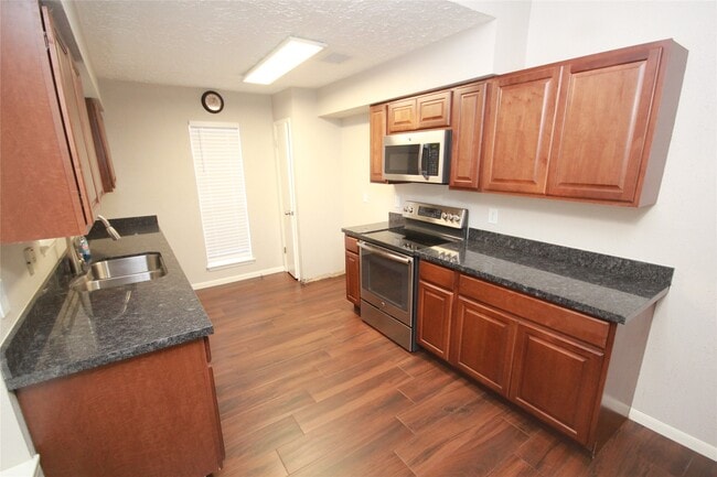 Building Photo - 22619 Braken Carter Ln