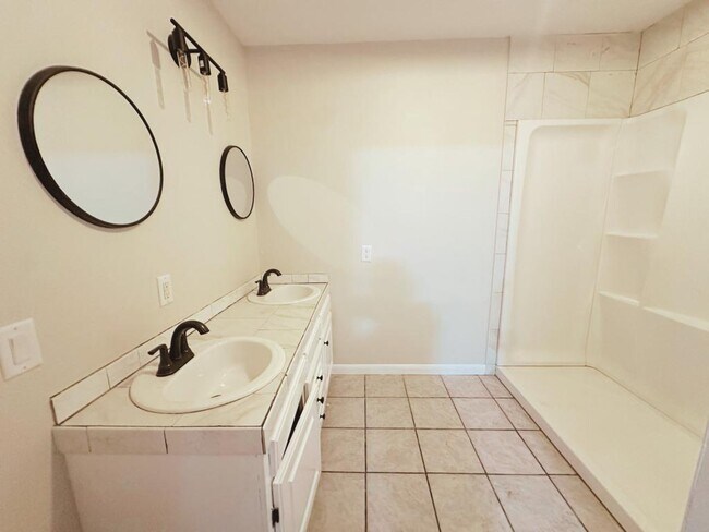 Building Photo - 29223 AR-84