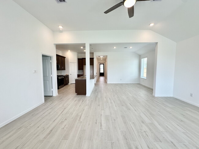 Building Photo - Brand New 3 Bed / 2 Bath Home with Water V...