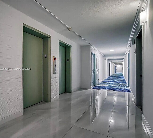 Building Photo - 1849 S Ocean Dr