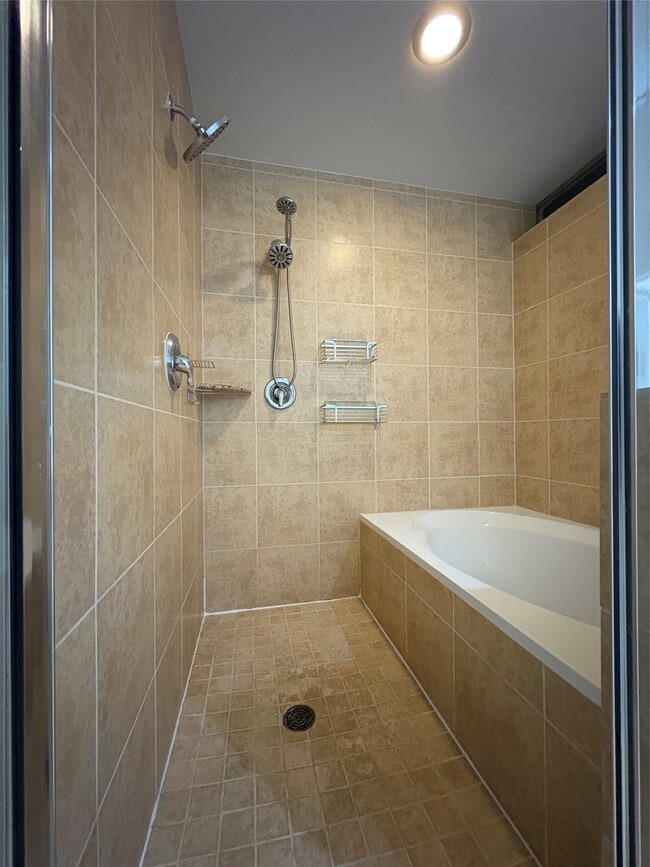 Building Photo - 2918 Commerce St