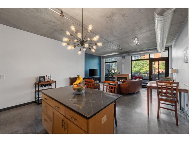 Building Photo - 720 N 4th St