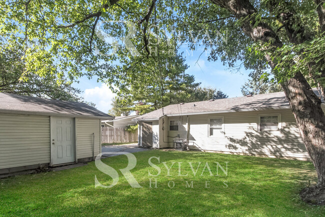 Building Photo - Fall in love with this adorable 3-bedroom ...