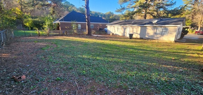 Building Photo - Single Family Home 3BR / 1BA