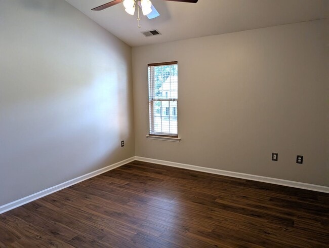 Building Photo - 9935 Redbud Tree Ct