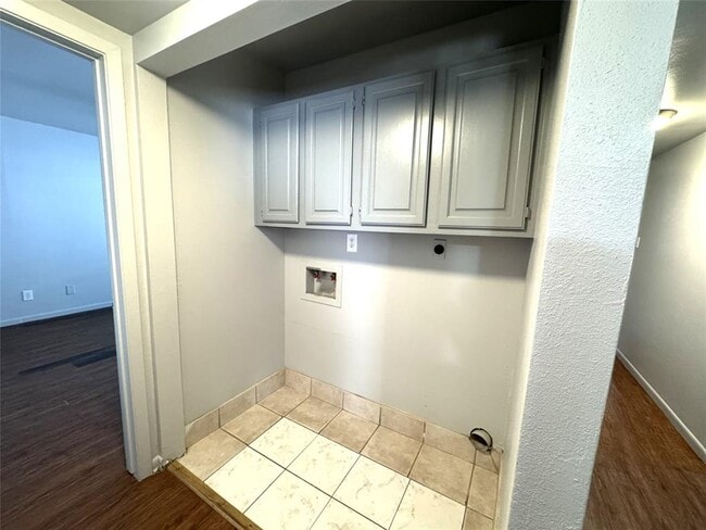 Building Photo - 1130 Bois D'Arc St