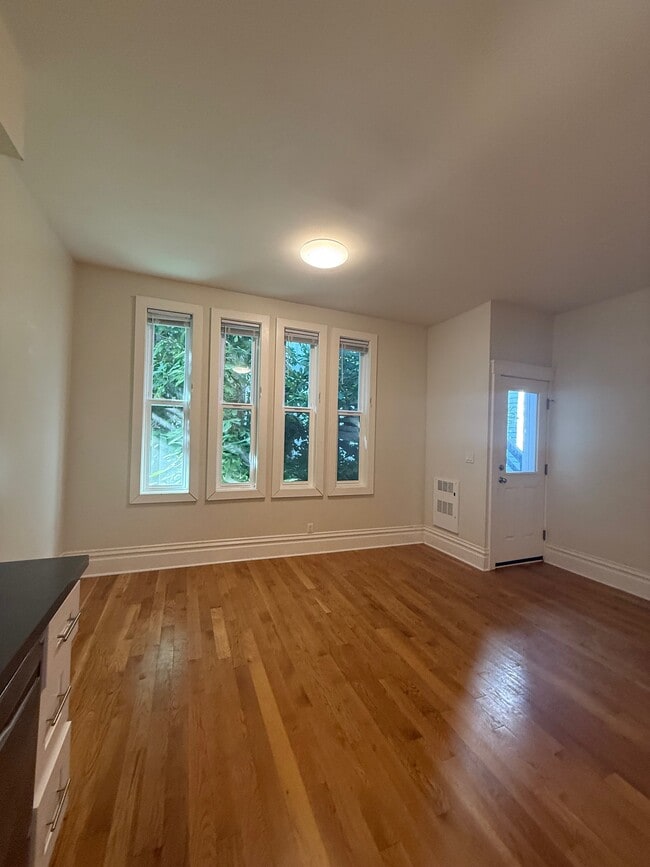 Building Photo - 646 Natoma St