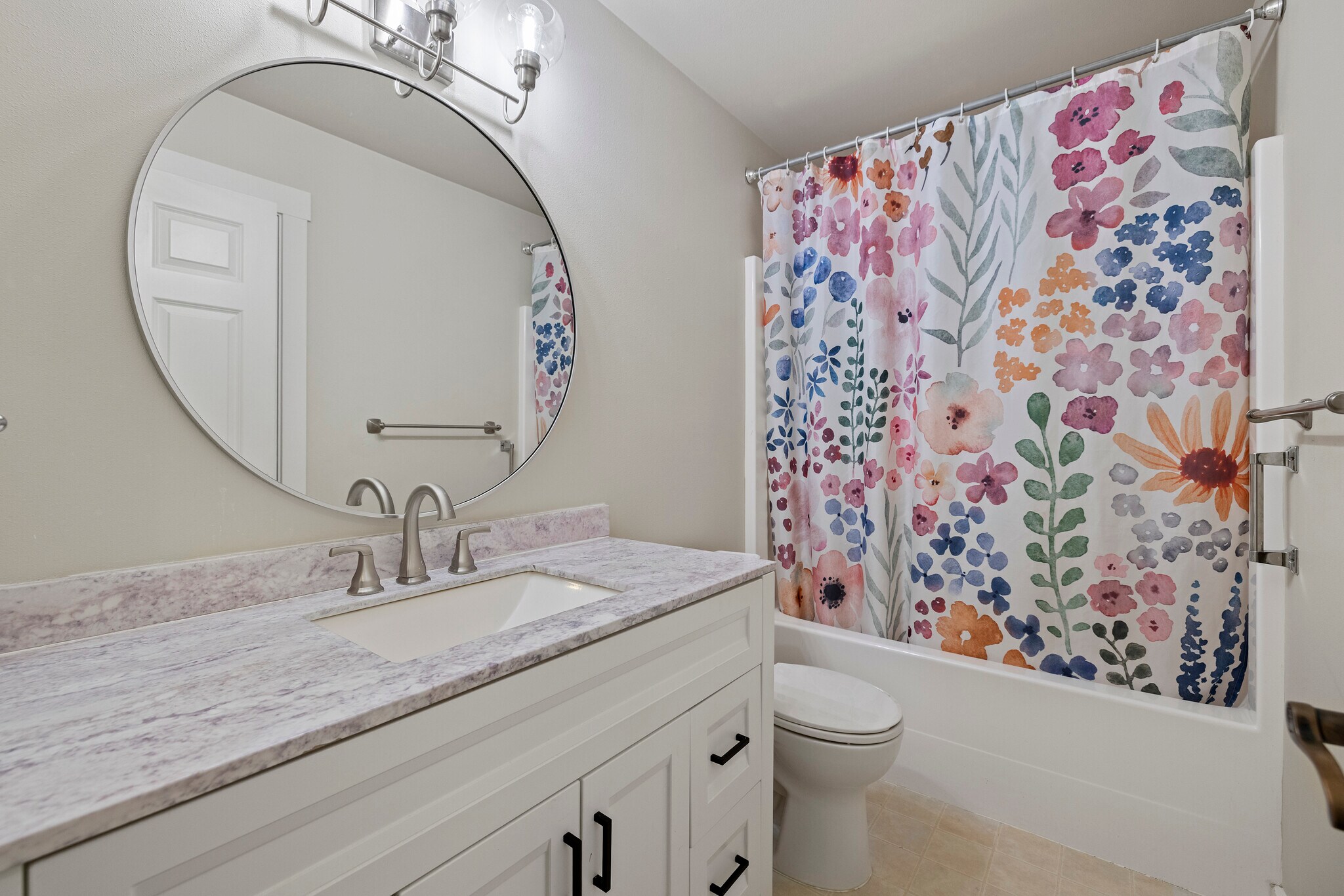 Full Bath - 306 S Main St