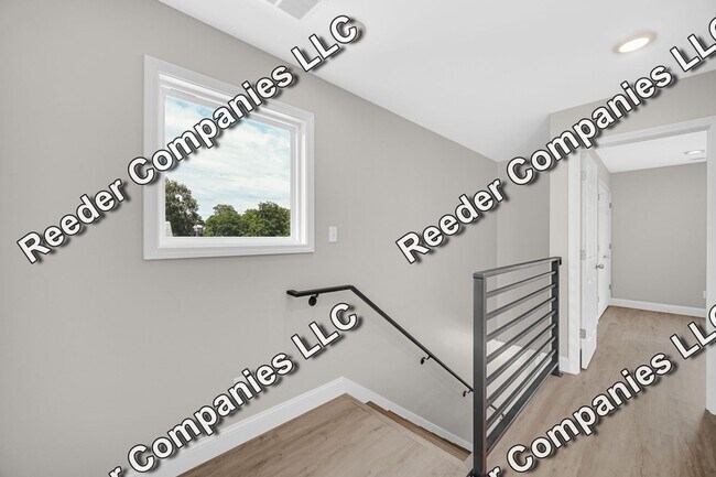 Building Photo - 1032 167th St