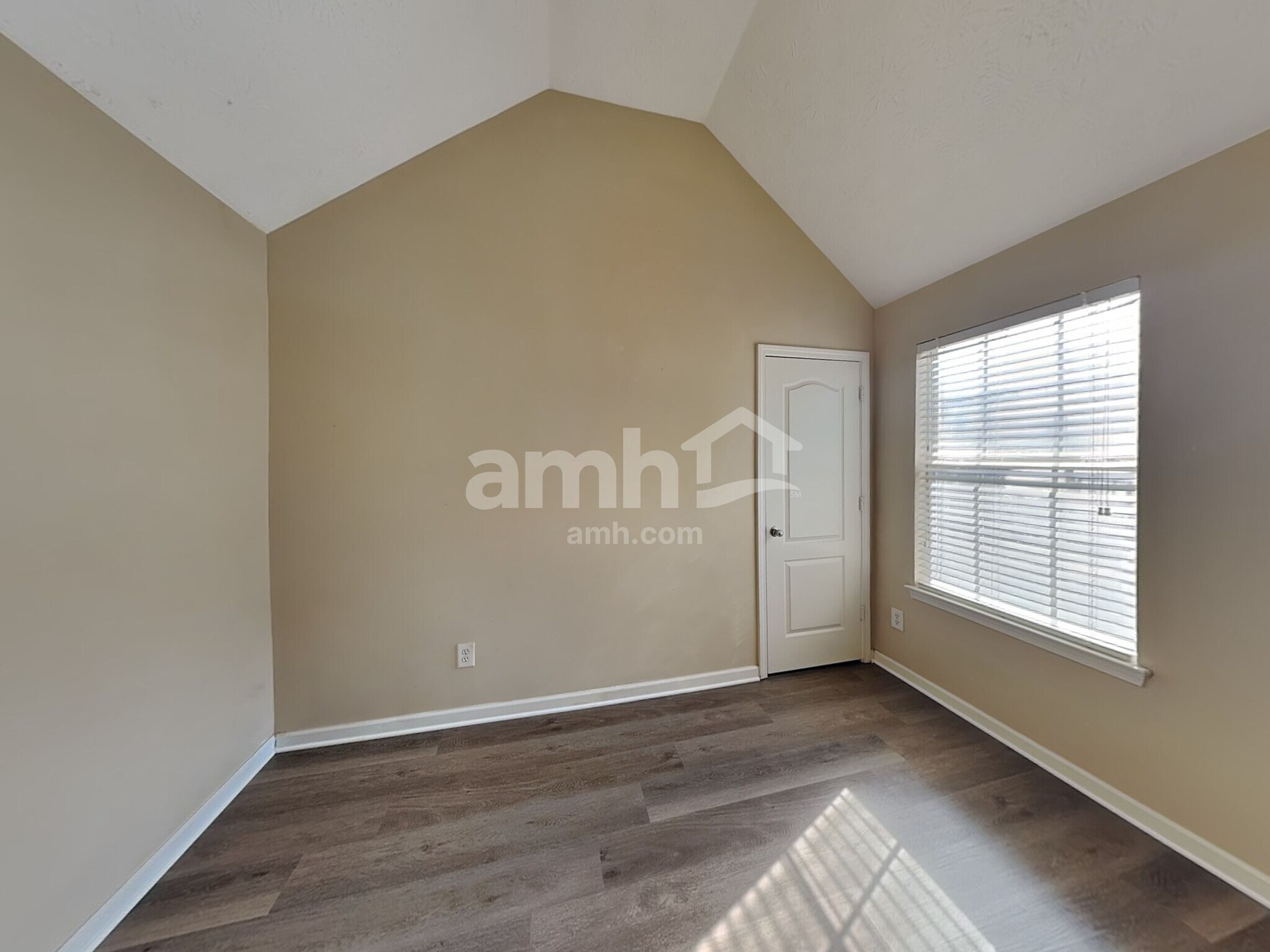 Building Photo - 3705 Sidda Way