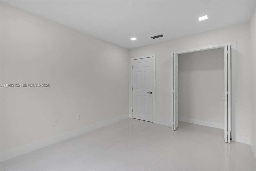 Building Photo - 803 NW 133rd Ct