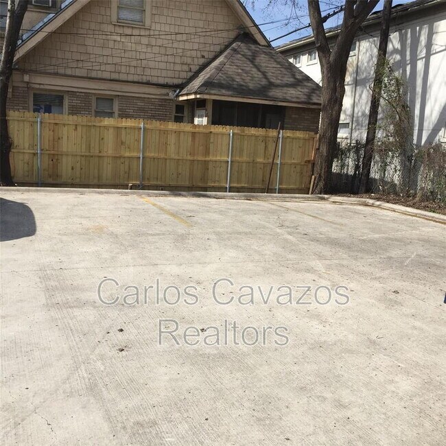 Building Photo - 5107 Columbia Ave