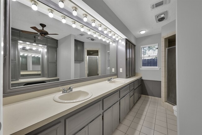 Building Photo - 27121 Wells Ln