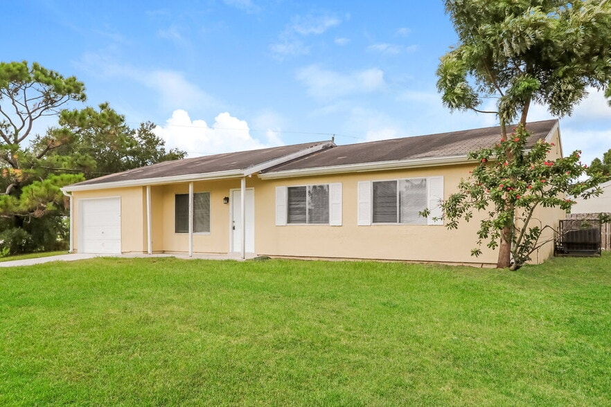 Building Photo - 2138 SE Rich St