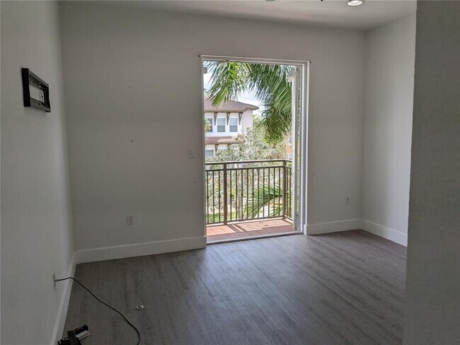 Building Photo - 476 SW 147th Ave