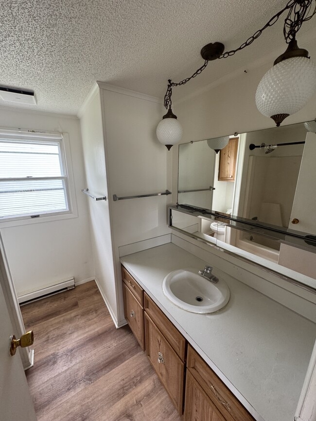 Building Photo - 138 Ruby St