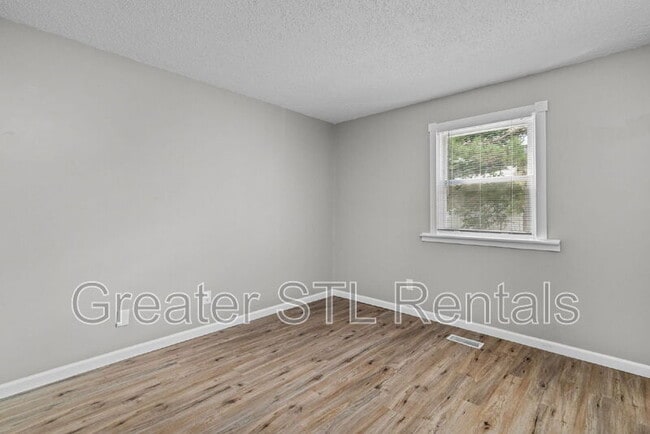 Building Photo - 1519 Harvard Way