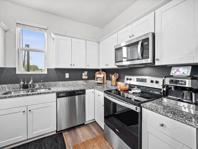 Building Photo - 5484 Rue Girard