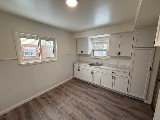 Building Photo - 310 W Princeton Ave