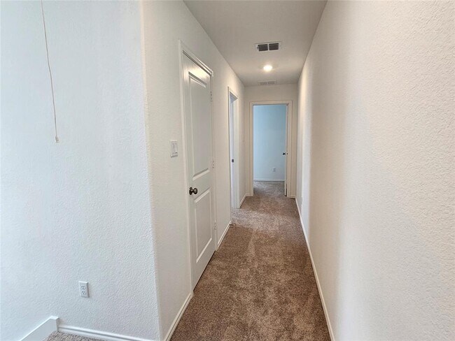 Building Photo - 704 Commander Abbott Dr