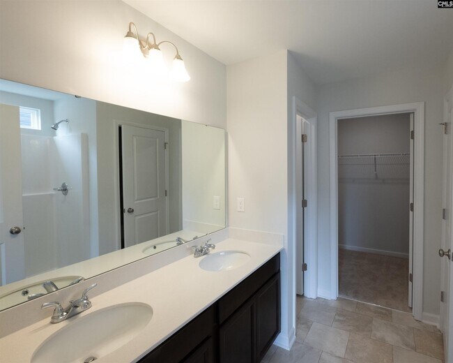 Building Photo - 3025 Hallsdale Dr