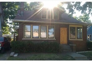 Building Photo - 1013 N Brookfield St