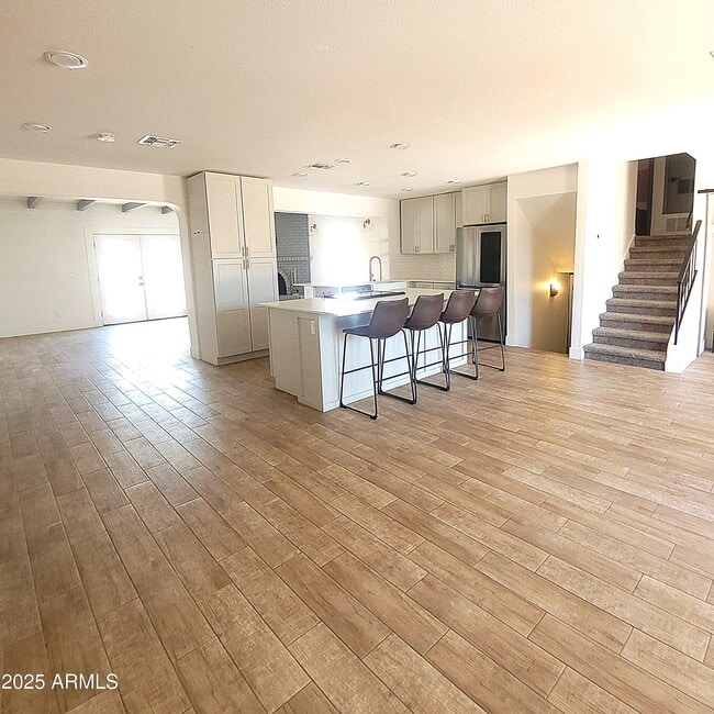 Building Photo - 1112 E Riviera Dr