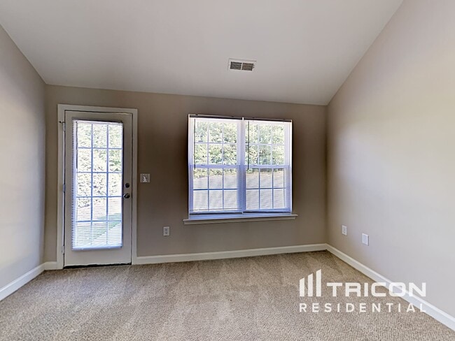Building Photo - 416 Leecrest Dr