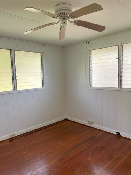 Back Bedroom - 220 Nichols St