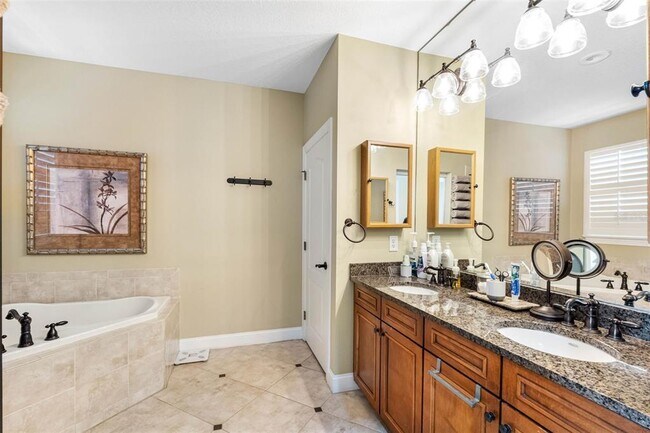 Building Photo - 10685 Whittington Ct
