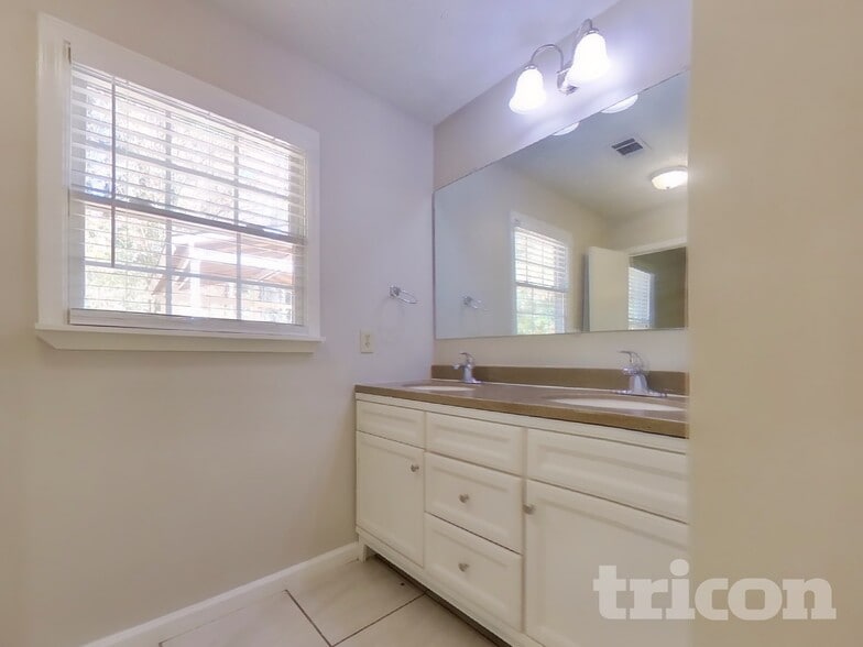 Building Photo - 3406 Owens Pass NW