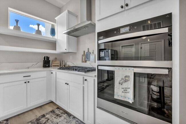 Building Photo - Fully Furnished Modern Townhome with utilities included and flexible lease options available