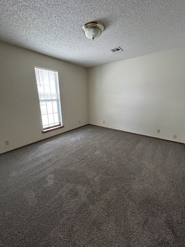 Building Photo - 7082 SE 66th Terrace