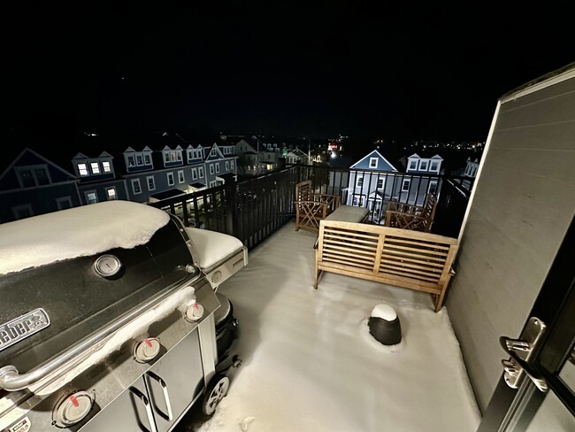 Building Photo - 11 S Mason St