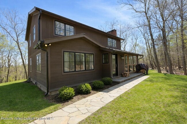 Building Photo - 25 Boggs Hill Rd