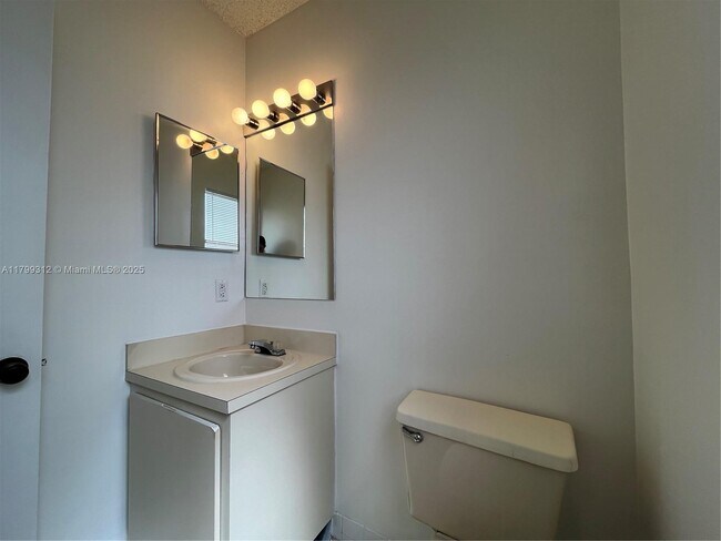 Building Photo - 5200 NW 31st Ave