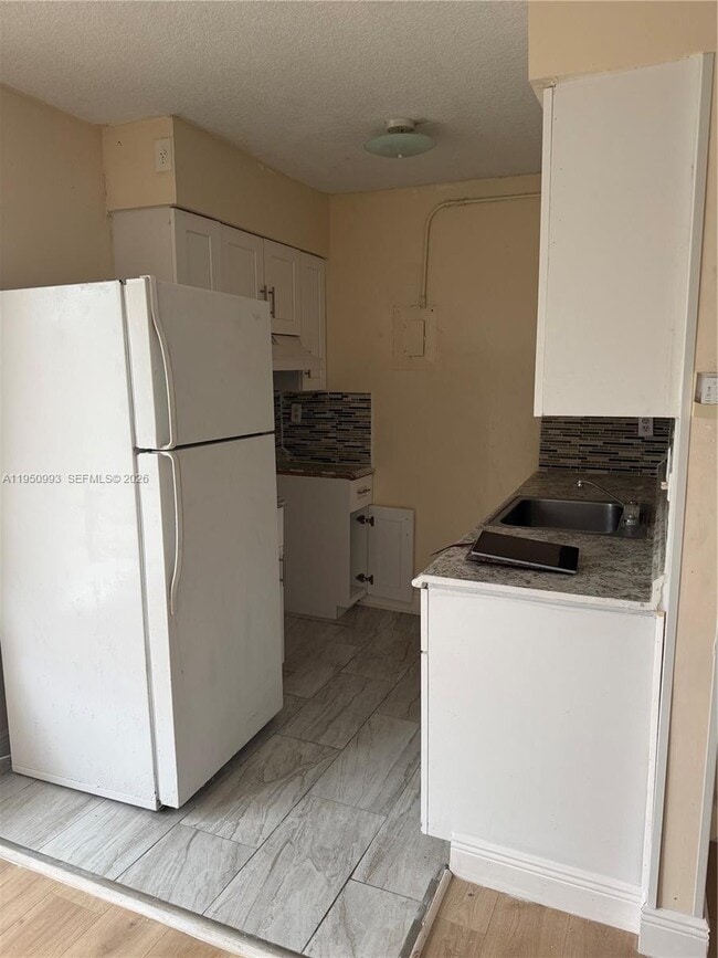 Building Photo - 7640 Kimberly Blvd